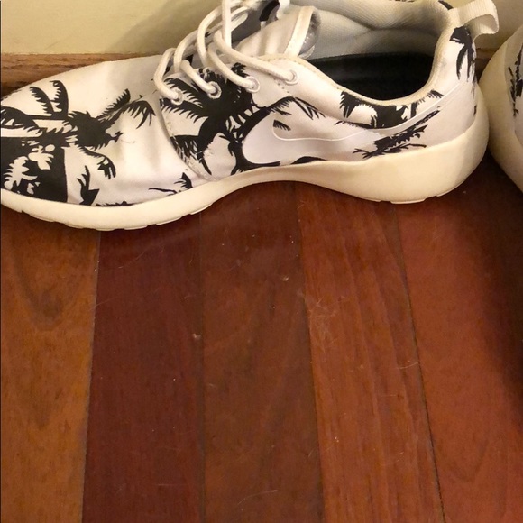 Nike Palm Tree Roshes - Picture 3 of 5